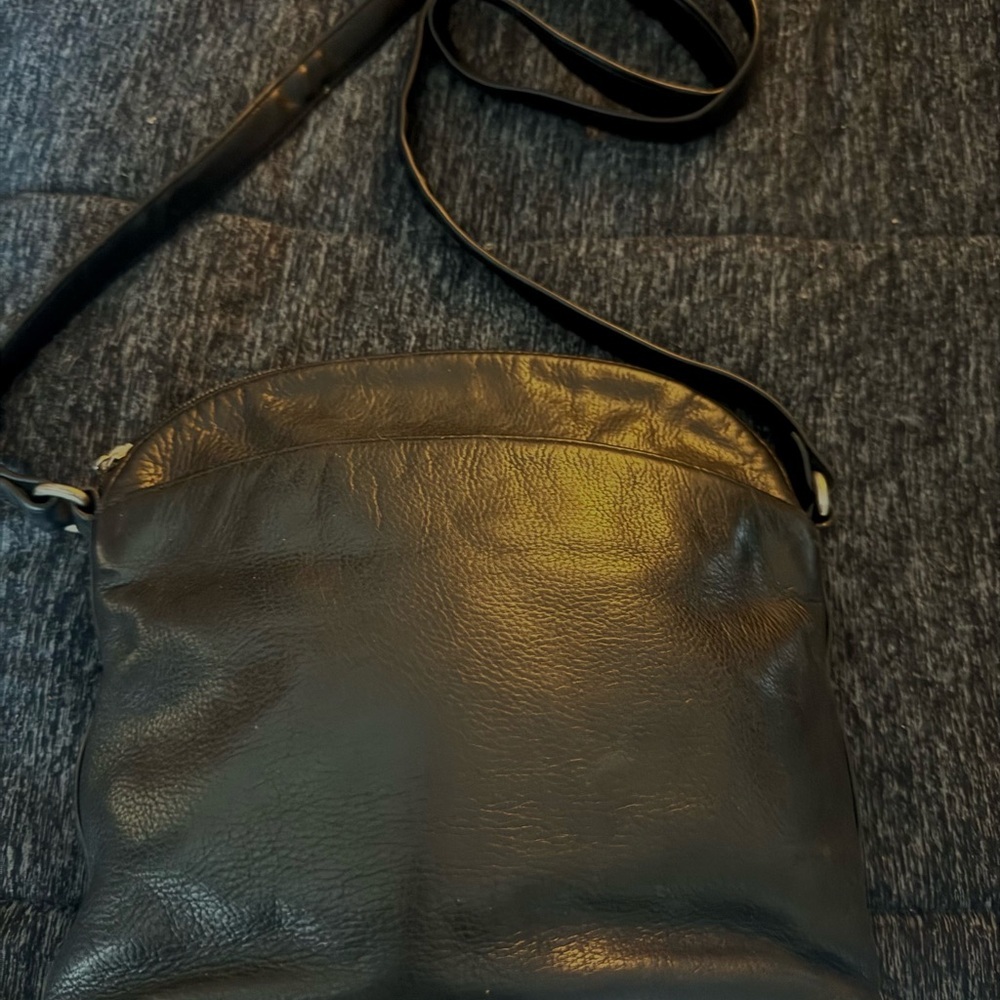 GH Bass & Co Black Napa Leather Crossbody Bag - Picture 3 of 13
